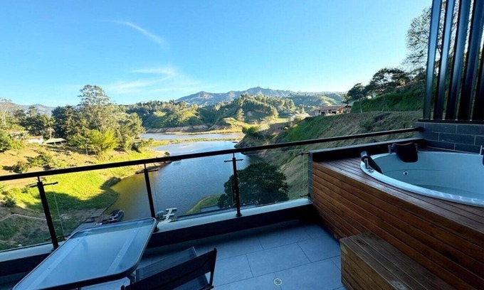 El Penol Hotel | Rooca Guatape