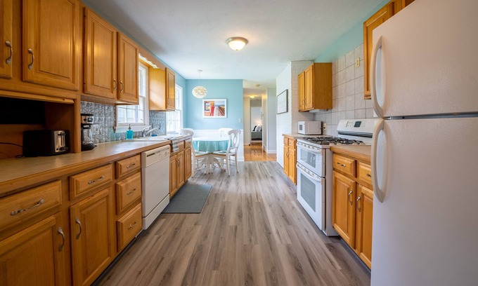 Norton Shores Casa | Rood Retreat