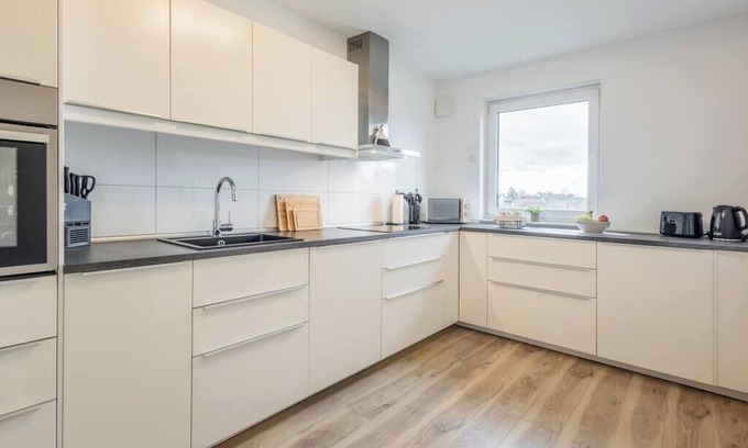 Rheda-Wiedenbruck Apartamento | Roof-Suite 01 I Aufzug I BBQ I WiFi I Balkon I TV