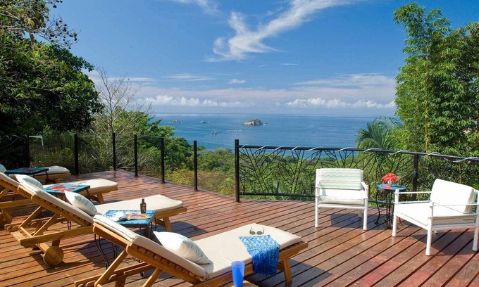 Manuel Antonio Villa | Ultimate Reunion Villa. 3 piscinas con cascadas. Chef privado incluido.