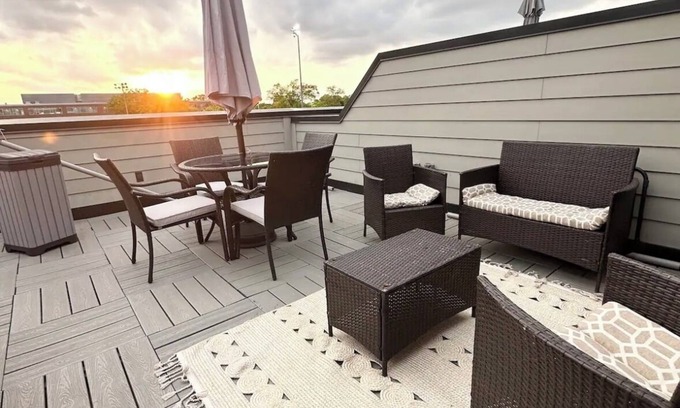 Southeast Casa | Rooftop beauty in Capitol Hill-Private parking