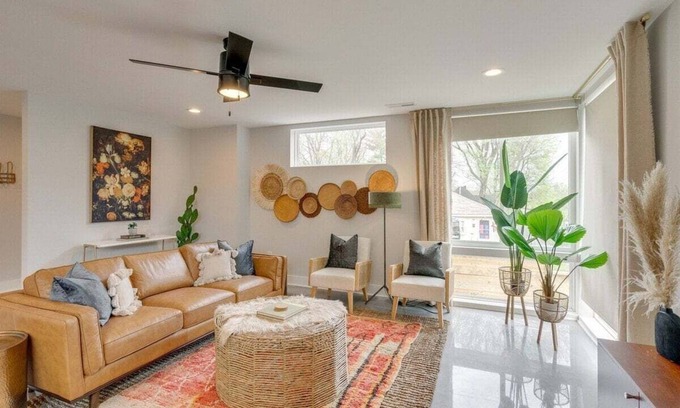 East Nashville Casa | Rooftop Fire Pit ~ Bach Parties ~ Sleeps 24!