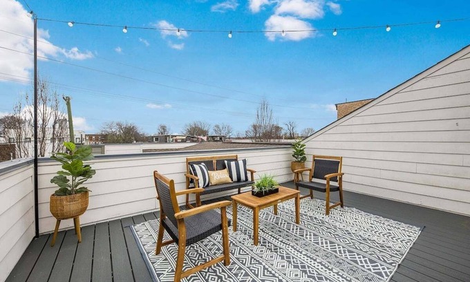 Chestnut Hill Casa | Rooftop Views & Hot Tub Near Downtown