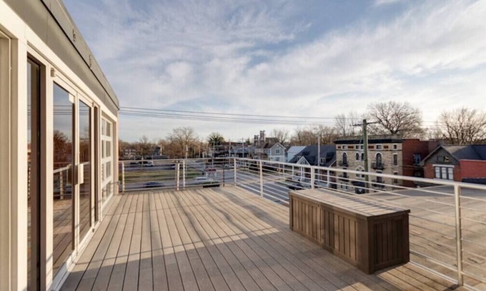 Evansville Casa | Rooftop Views in the Heart of Downtown