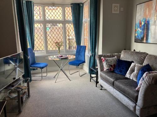 Ludwel Apartamento | Rooftops - bijou sister apartment to Assembly View - free parking permit provided