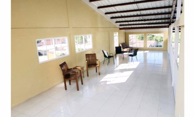Managua Cama Y Desayuno | HABITACION 1-C - 3 CAMAS INDIVIDUALES