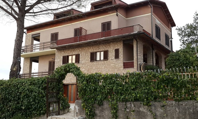 Precetto Casa | villa en una zona montañosa con vistas panorámicas