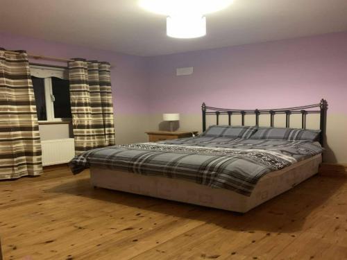 Williamstown Casa | Room 2 , Williamstown, Ireland