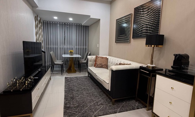 Bonifacio Global City Casa | Room-3 Bedroom Executive Suite Room wit
