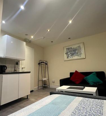 Weavers Casa | Room 4 - En-suite for 2 people