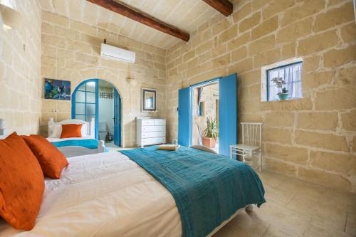 Gharb Casa | Room 4 - Family room x 3 by Solea