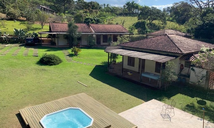 Aracariguama Casa | Sitio a 50 minutos de São Paulo con Chimenea, Campo de fútbol y Jacuzzi.