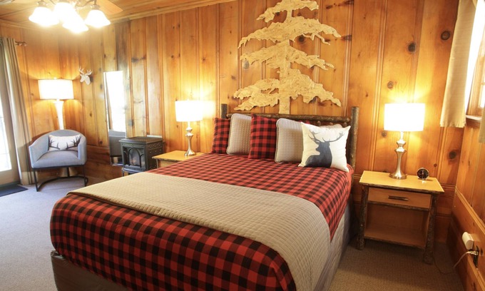 Downieville Casa | Room 6 - Queen Kitchenette