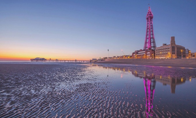Blackpool Town Center Cabaña | Room 6 Studio 2nd Floor
