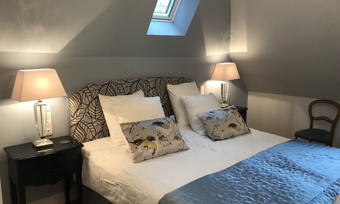 Jarze Cama Y Desayuno | Room 6 Twin bedroom with en-suite