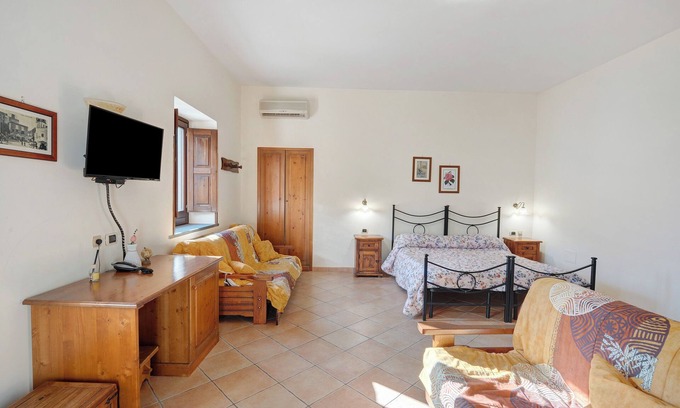Gragnano Apartamento | Habitación 'Capri Con Vista Monti E Cortile' con terraza compartida, jardín compartido y Wi-Fi