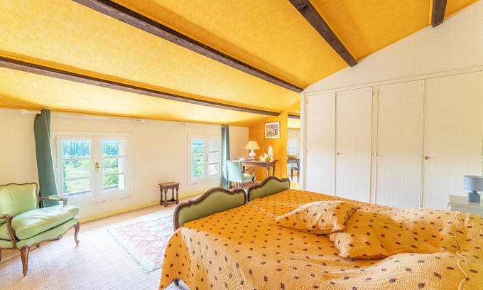 Saint-Pierre-de-Vassols Apartamento | Habitación 'Chambre Jaune Et Chambre Bleue' con piscina privada, terraza compartida y Wi-Fi