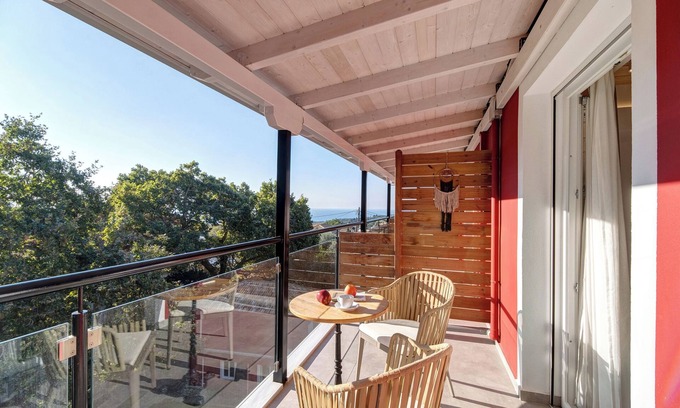 Anthousa Apartamento | Habitación 'Deluxe Loft - B' con terraza compartida, Wi-Fi y aire acondicionado