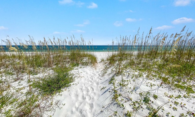 Pensacola Beach Casa | Room for everybody! Gulf Front w/ GameRoom!