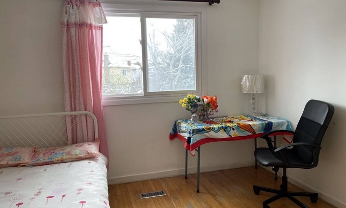 Tam O'Shanter-Sullivan Casa | Room for rent