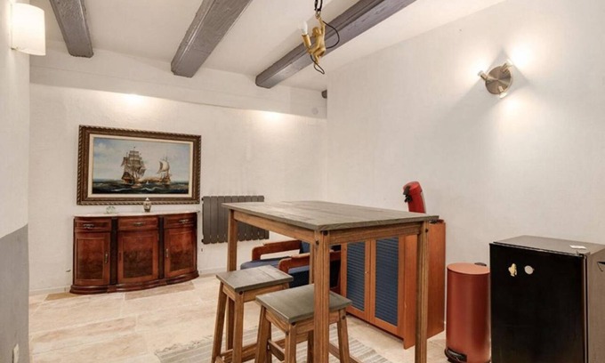 Poincare - Foch - Anatole France - Croix de Bourgogne Apartamento | Room for rent, free breakfast 100 metres from place stanislas