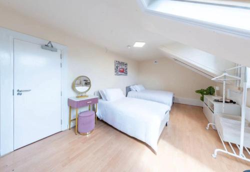 Kentish Town Apartamento | Room for Three in Camden Town