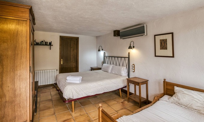 Pujals dels Pagesos Apartamento | Habitación 'Gregal' con piscina compartida, Wi-Fi y aire acondicionado