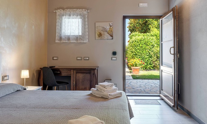 Borgo San Lorenzo Apartamento | Habitación 'Il Borghetto Girasole' con Jardín Compartido, Wi-Fi y Aire Acondicionado