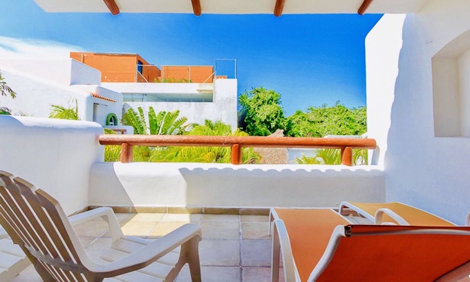 Playacar Apartamento | Deluxe Jacuzzi Balcony Room With Swimming Pool Air Conditioning and Parking