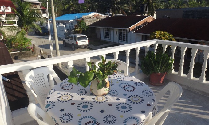 San Andres Casa | Room in Guest Room - Green Sea Inn Villa Helen Kilometer 4 Circunvalar