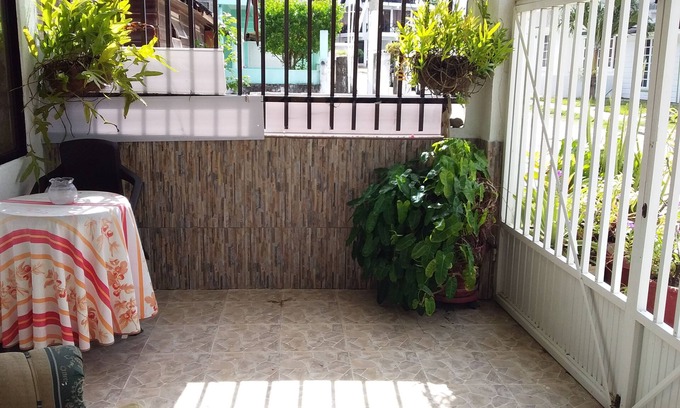 San Andres Casa | Room in Guest Room - Green Sea Villa Helen Inn - Kilometer 4 Circunvalar
