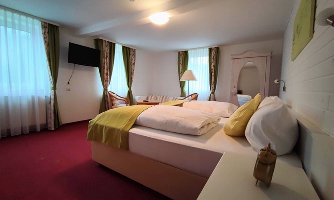 Hundsbach Cama Y Desayuno | Room in Guest Room - Pension Forelle Double Room