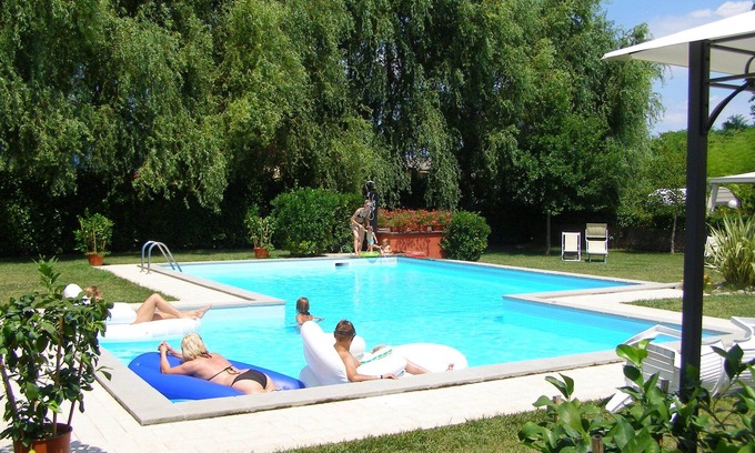 Montecarlo Casa | Room in Holiday House - Apartment in Farmhouse