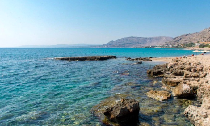 Pefkos Apartamento | Rustic and Spacious Studio by the Beach