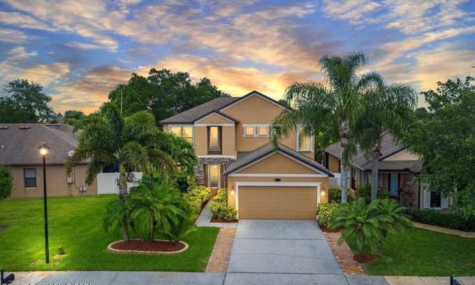 Merritt Island Casa | Room in Tropical house with Pool
