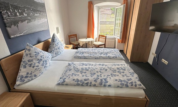 Briedern Apartamento | Room 'Large Double Room 4' with Lake View, Shared Terrace and Wi-Fi