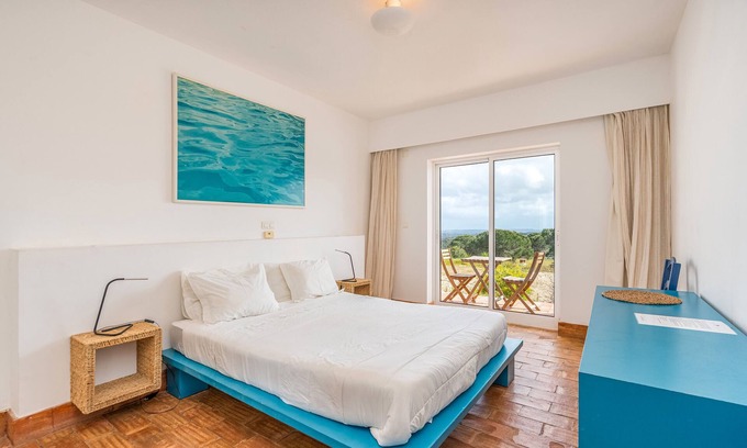 Aljezur Apartamento | Habitación 'Março' con vistas al mar, piscina compartida y Wi-Fi