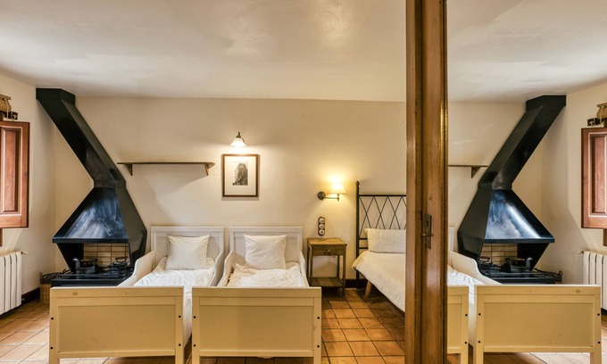Pujals dels Pagesos Apartamento | Habitación 'Mestral' con piscina compartida, Wi-Fi y aire acondicionado