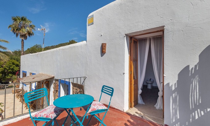 Sant Carles de Peralta Apartamento | Habitación 'Olivo' con vistas a la montaña, Wi-Fi y aire acondicionado