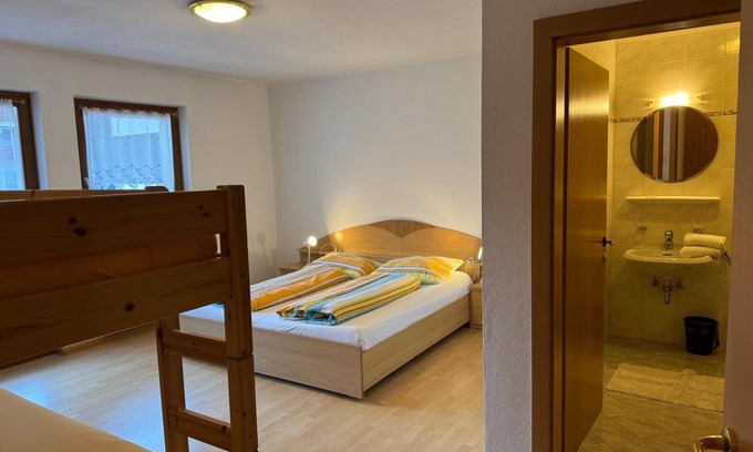 Valle Aurina Apartamento | Habitación 'Pension Waldheim 1' con vistas a la montaña, jardín compartido y Wi-Fi