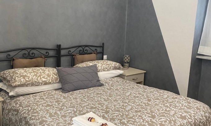 La Spezia Apartamento | Room 'Portovenere' with Wi-Fi and air conditioning