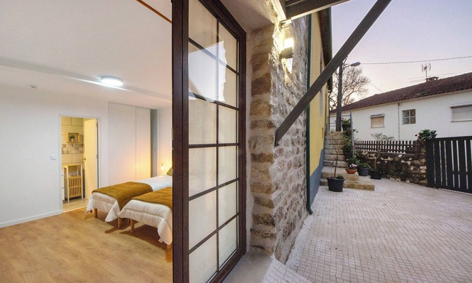 Coimbra Apartamento | Habitación 'Quarto 3 Rc - Quinta Df' con vistas a la montaña, Wi-Fi y aire acondicionado.