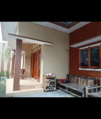 Sinduadi Cama Y Desayuno | Room Rent for ladies Only at Ndalem Rumanti