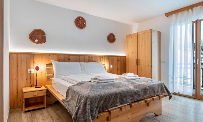 Bosentino Apartamento | Habitación 'Ribes' con vistas a la montaña, terraza compartida y Wi-Fi