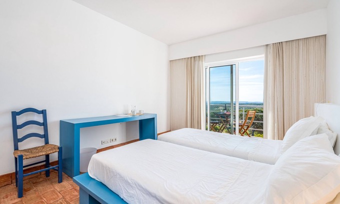 Aljezur Apartamento | Habitación 'Setembro' con vistas al mar, piscina compartida y Wi-Fi