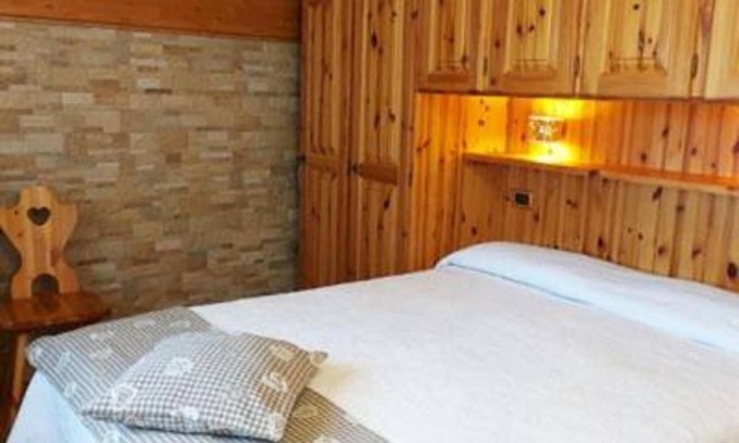 Santo Stefano dʼAveto Apartamento | Habitación 'Soldanella' con vistas a la montaña, piscina compartida y Wi-Fi