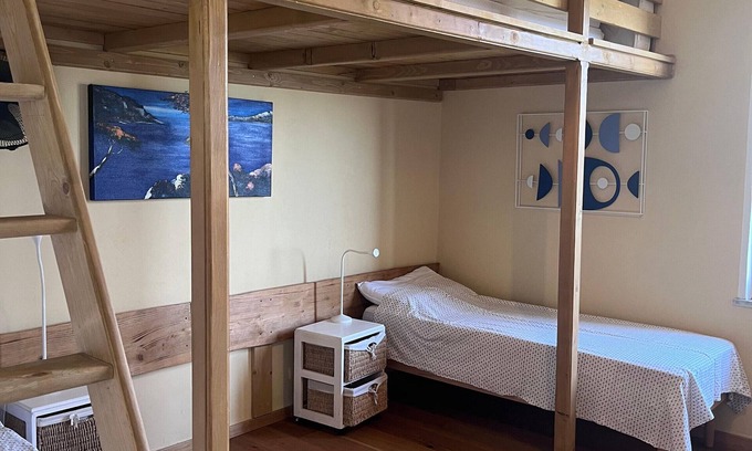 Castiglione Chiavarese Apartamento | Habitación 'Stanza 2 con baño privado separado' con vistas al mar, terraza compartida y Wi-Fi