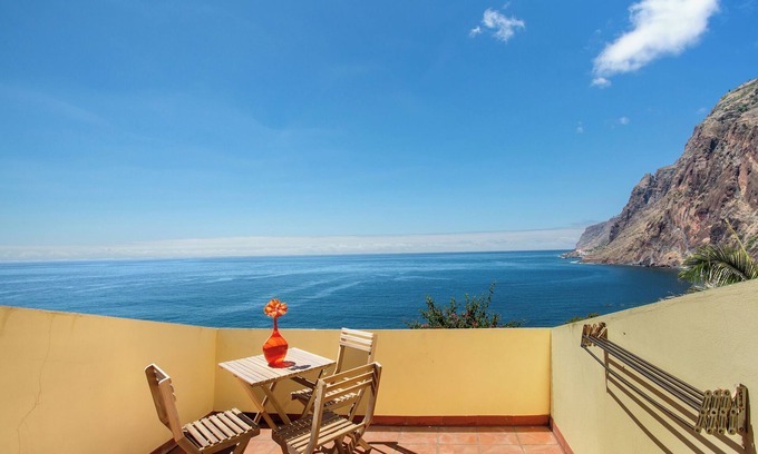 Jardim do Mar Apartamento | Habitación 'Suite Bela Vigia 2' con piscina compartida, jardín compartido y Wi-Fi