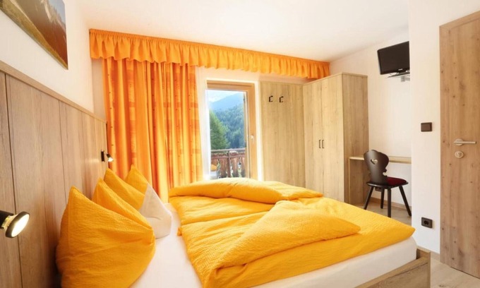 Villnoss Apartamento | Habitación 'Veltierhof 1' con vistas a la montaña, terraza privada y Wi-Fi