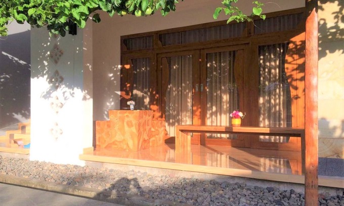 Banjartegehe Casa | Room in Villa - Villa - Warung Aromachampuhan